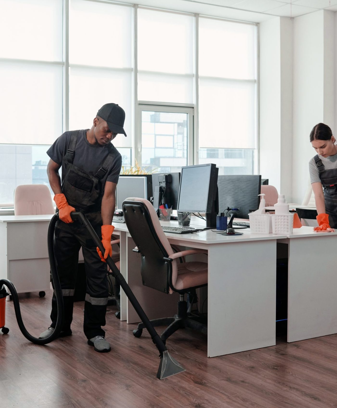 imgi_205_How-Can-Professional-Commercial-Cleaning-Services-Boost-Workplace-Efficiency-scaled